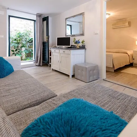 Apartment Brilliant