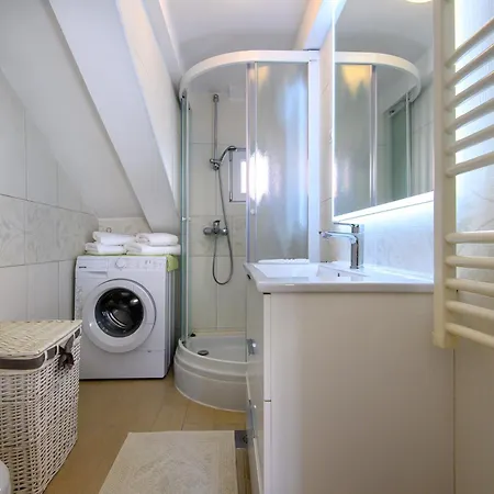 Brilliant Apartman