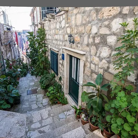 Brilliant Apartman *