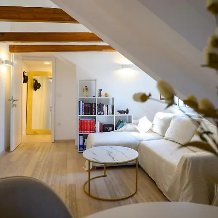 Brilliant Apartamento *